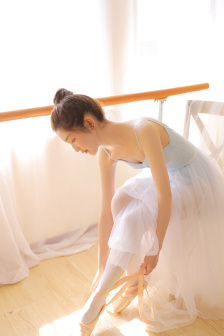 温碧霞三级